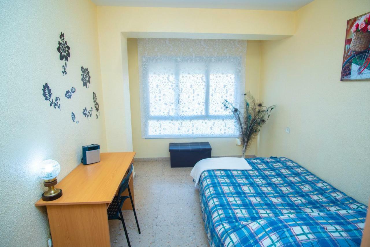 Apartamento Comodo A 10 Min Del Centro Alicante Buitenkant foto